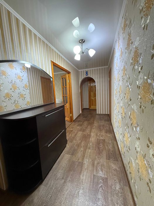 Продам 3 ком район школы милиции, ФМЛ, КЖБИ