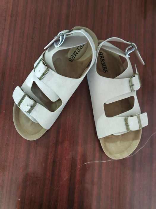 Продам женскую обувь