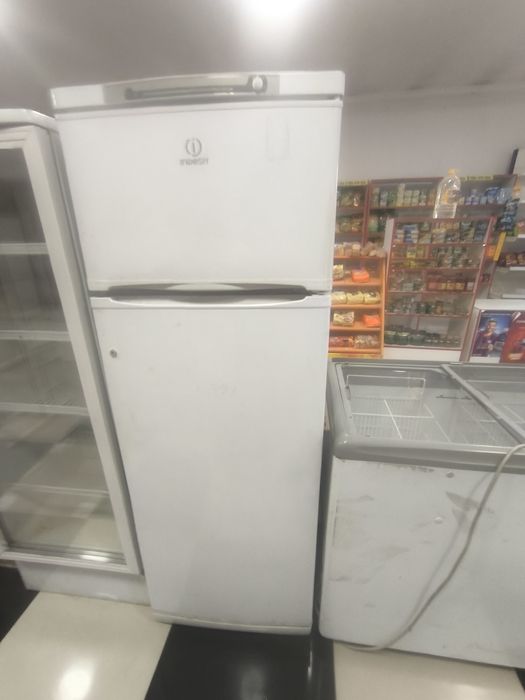 Продаётся холодильник Индезит