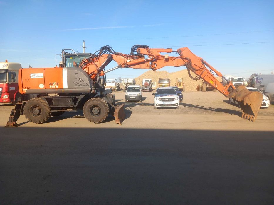 Excavator pe roți Hitachi ZX140W-3, an 2013