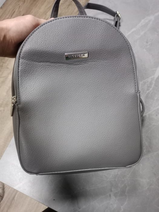 Продам рюкзак Серый