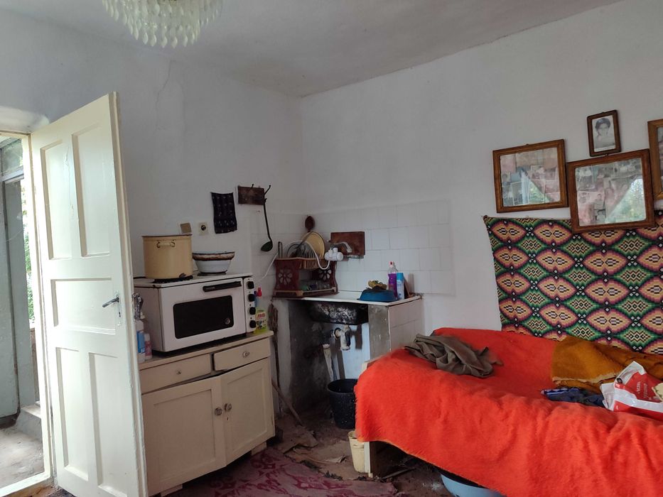 Къща с голям двор в Житен