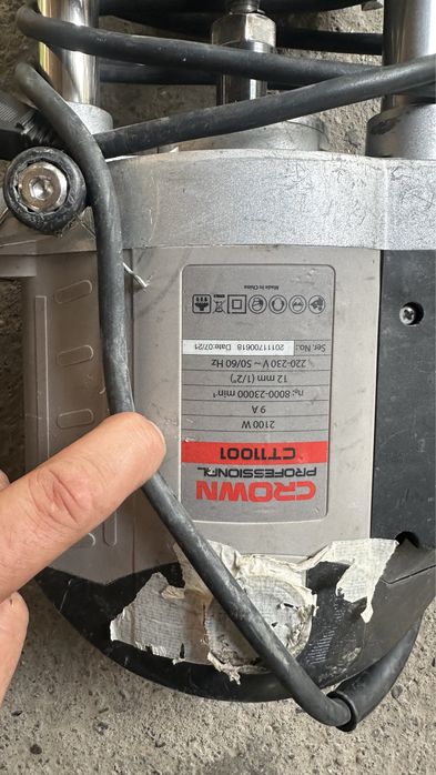 Фрезер вертикальный CROWN CT11001