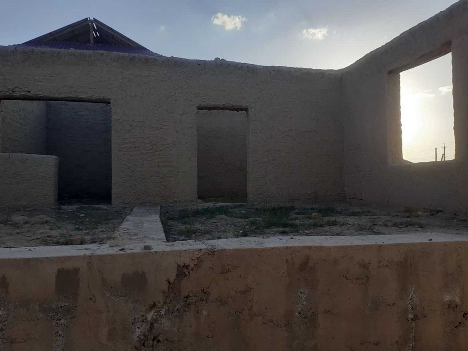 Фарход совхоз уй қурилиши тугалланмаган