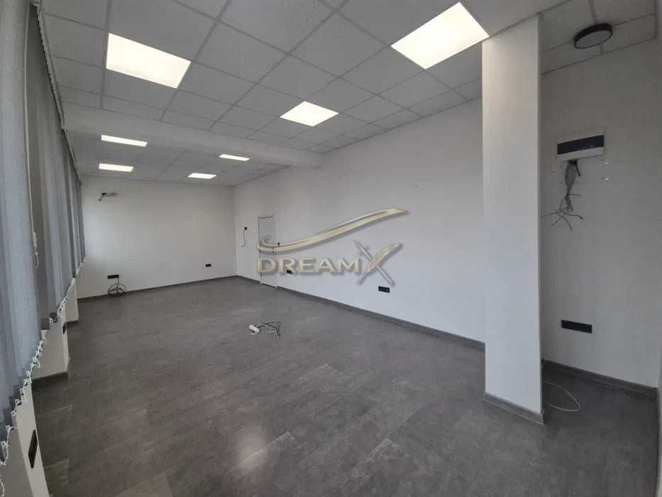 Дава се офис под наем в район Южен! 71815417