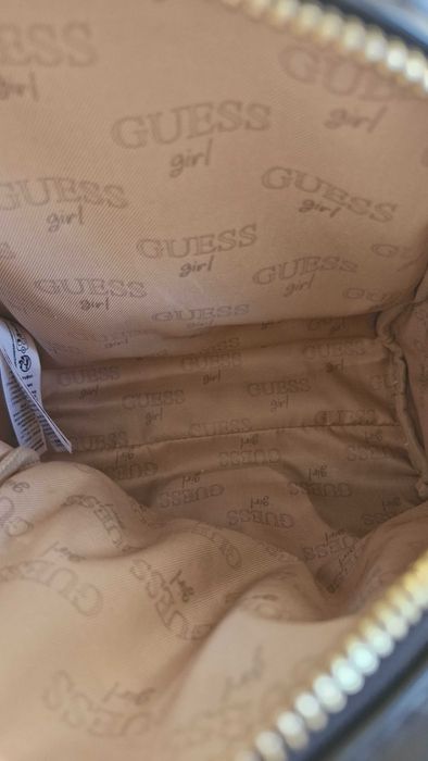 Оригинална чанта Guess