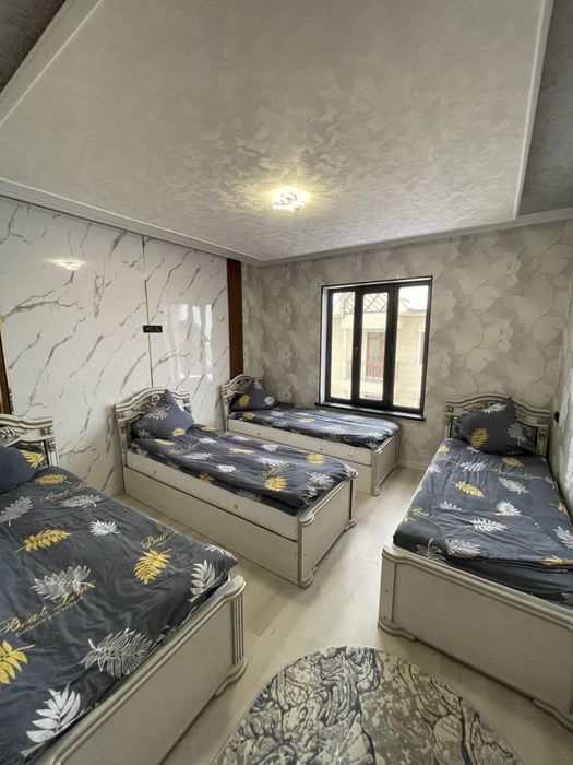 Oq tosh dacha [quyoshga yaqinda joylashgan)