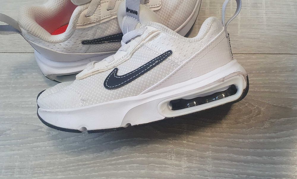 Adidasi copii nike marimea 26