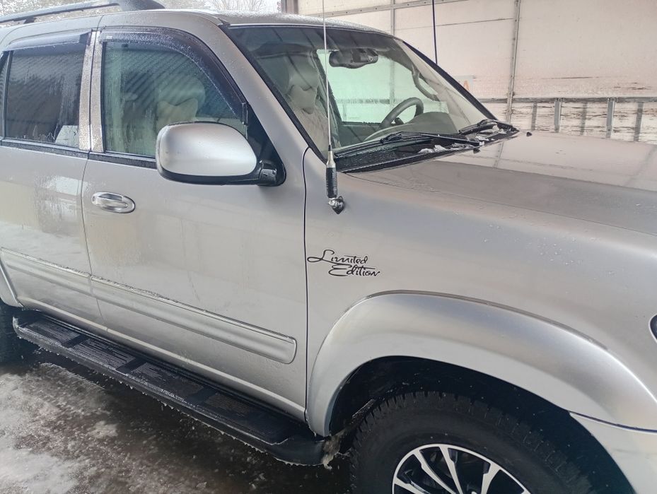 Продам Toyota Sequoia