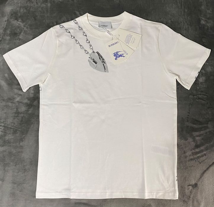 Vand tricou nou de barbati Burberry