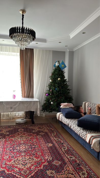 Ёлка 2,10 м новая — эффектная и плотная