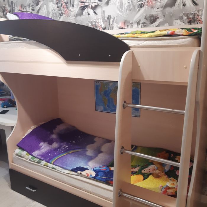 Двухяростная кровать