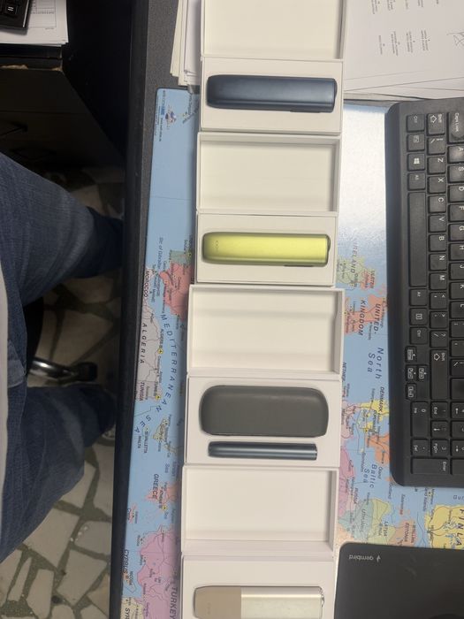 4 aparate iqos diferite culori