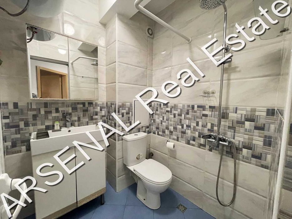 Дава се под наем Тристаен апартамент в София, Център - 110 кв.м за 700 € - Снимка #9