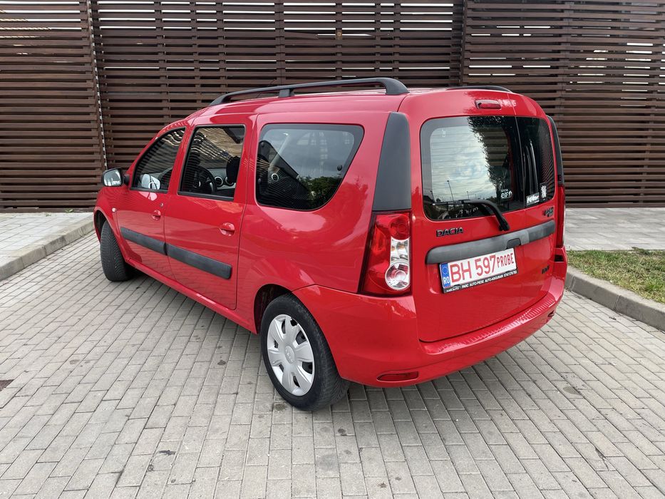 Dacia Logan MCV 1.6 16V LAUREATE 7 Locuri