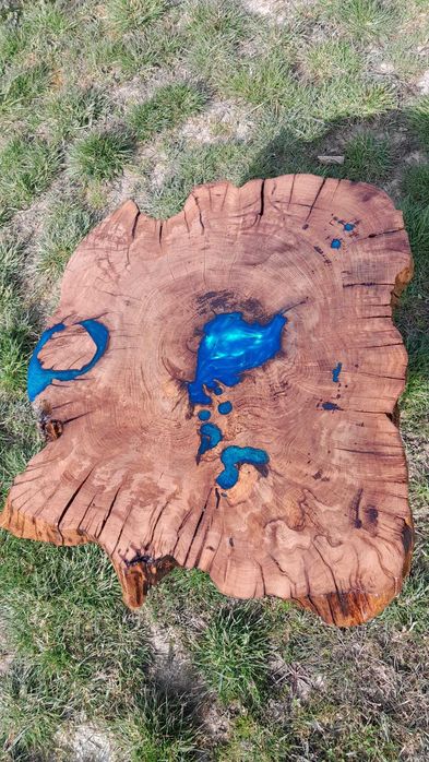 Masuta de cafea din lemn de par cu rasina