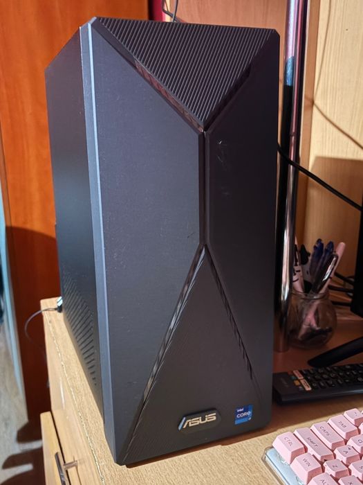 Unitate PC Gaming ASUS ExpertCenter | Intel i7-14700, RTX 4060, 16GB RAM, ca NOU