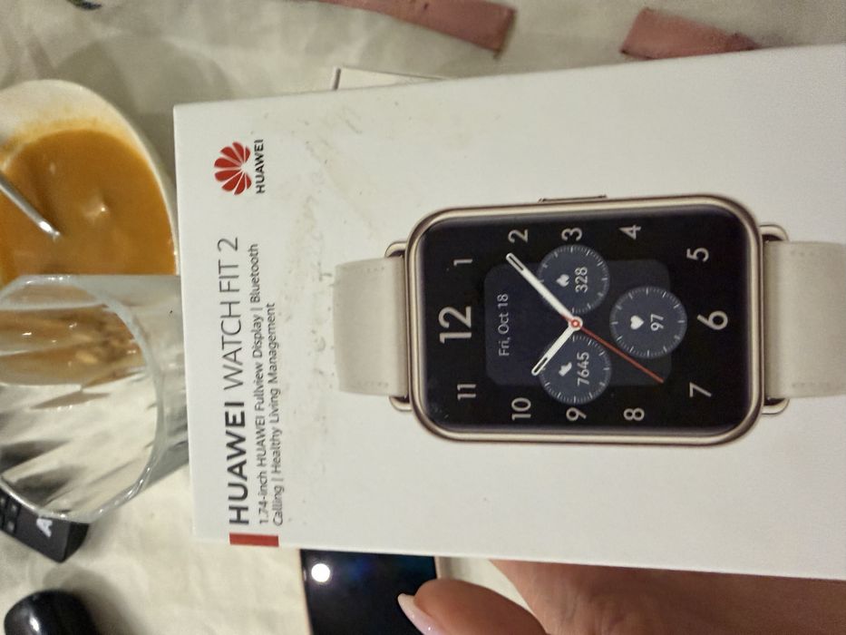 Смартчасовник huawei fit2