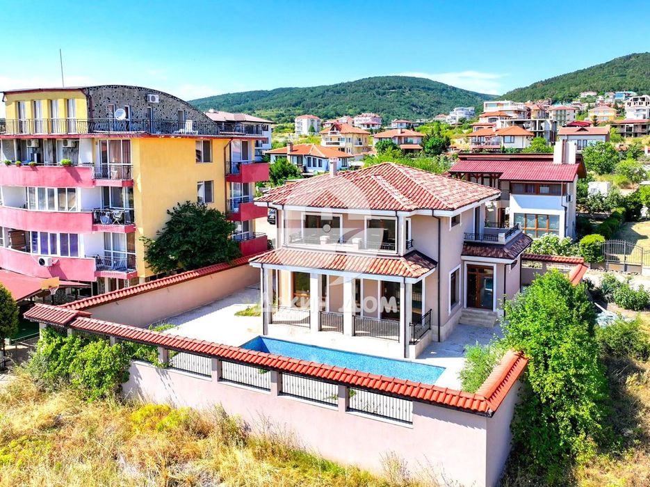 Продава се Къща в Свети Влас - 250 кв.м за 2392 €/кв.м - Снимка #3