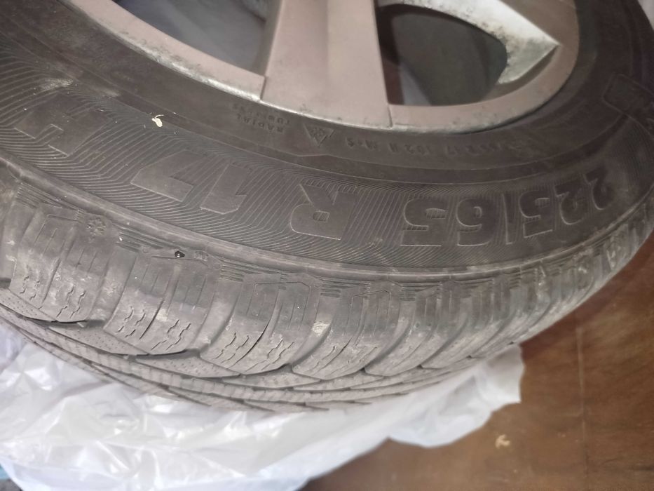 De vanzare 4 anvelope de iarna Semperit 225 65 R17 SUV