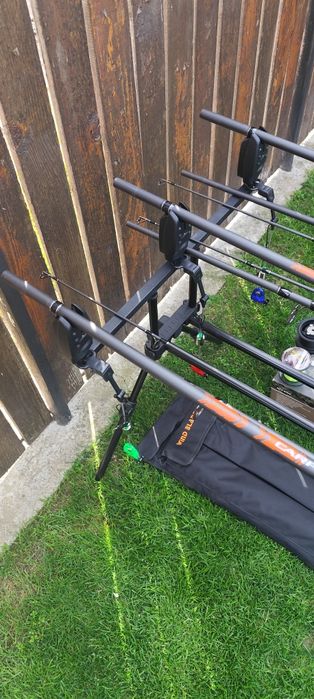 Set Pescuit Crap,3 Lansete Carbon 3,90m,3 Mulinete KFX 9000, Long Cast,Rod Pod+Senzori+Swingere+Fir