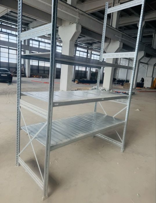 Rafturi metalice de arhiva