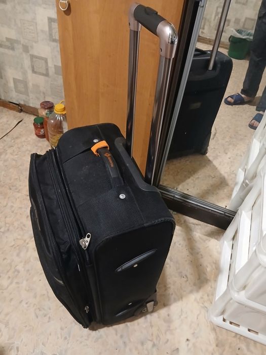 Продаю сумку на колеса