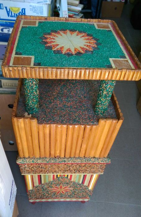 Ориенталска колекционерска масичка от дърво и мозайка