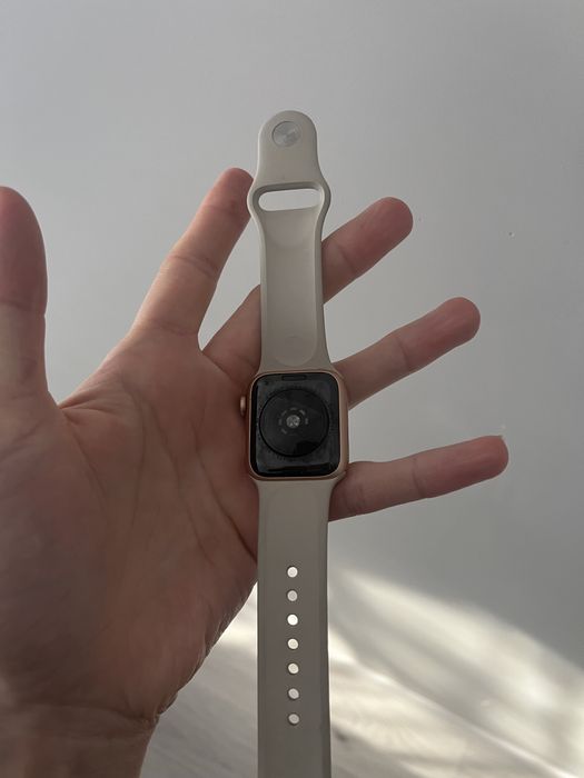 Продам Apple Watch