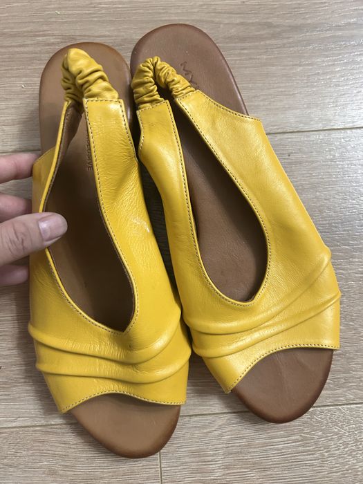 Продам кожаные сандали