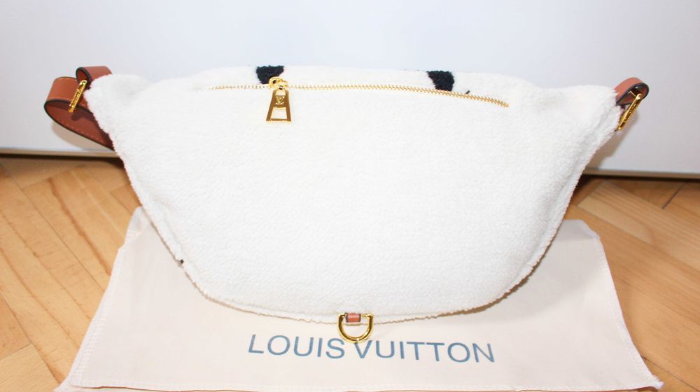 Чанта за кръст Louis Vuitton Bumbag