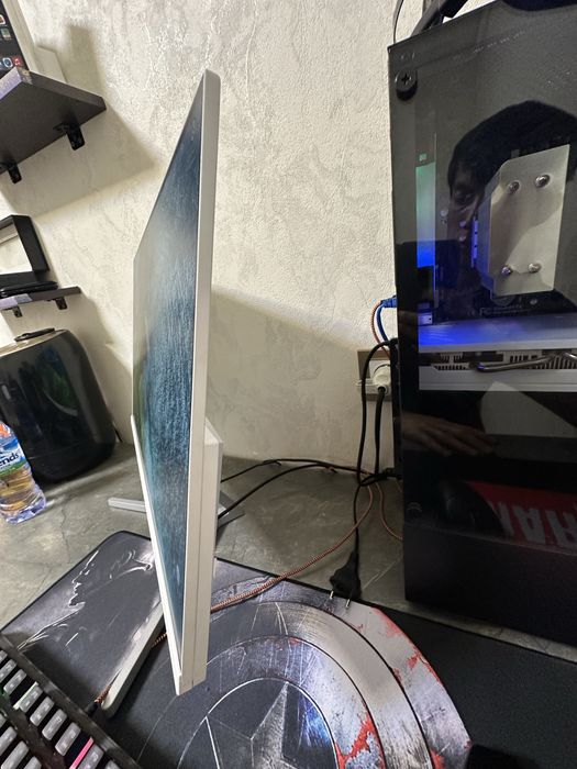 Monitor24/100hz ideal holatda