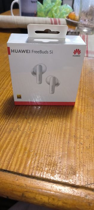 Wuawei 5i , Jaybird , Redmi buds 4