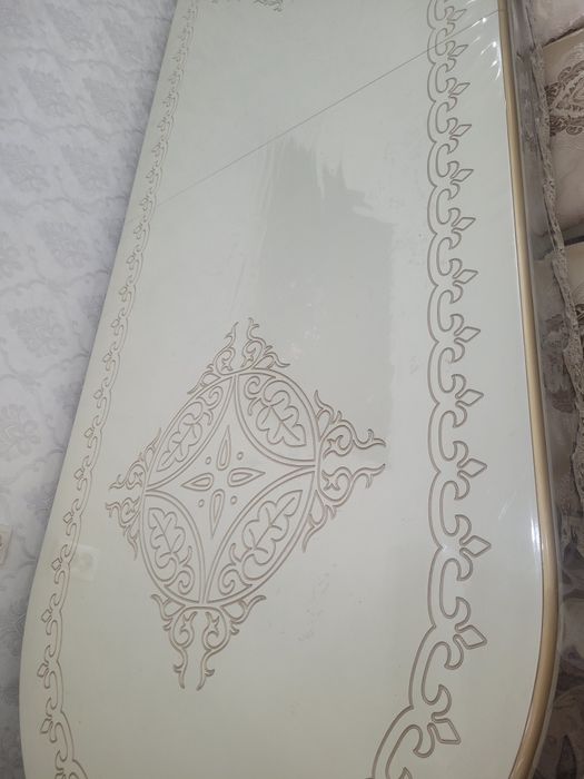 Стол со стульями