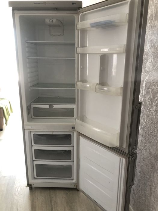 Продам холодильник