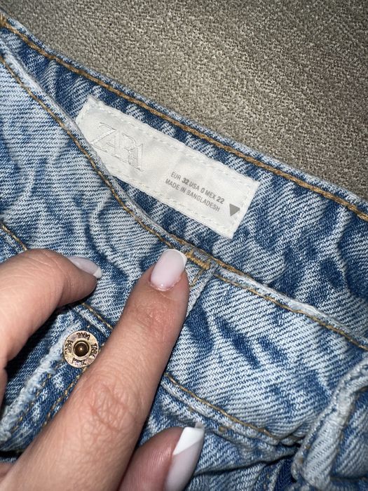 Дънки на марката Zara