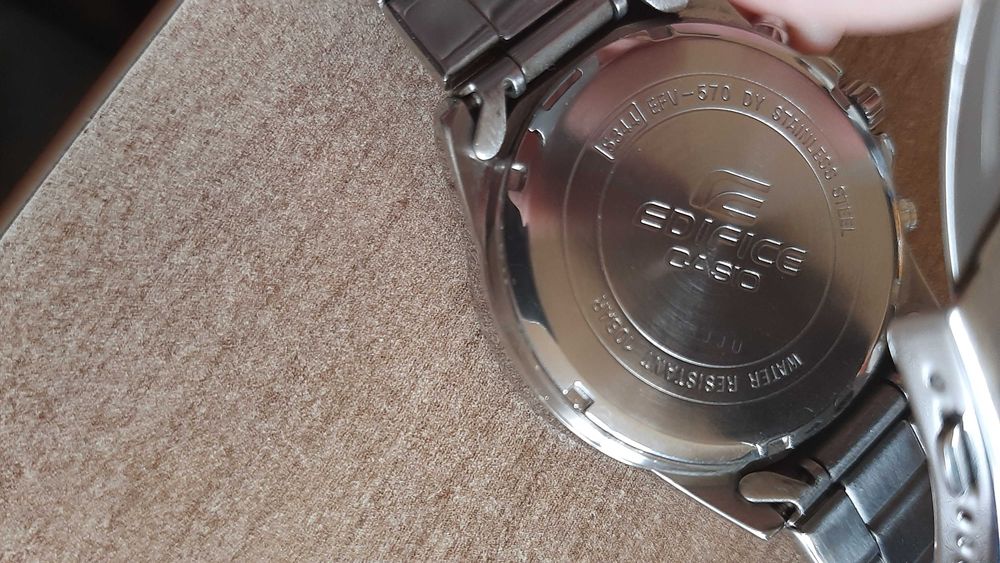 Часовник Casio Edifice EFV-570D-2AVUEF