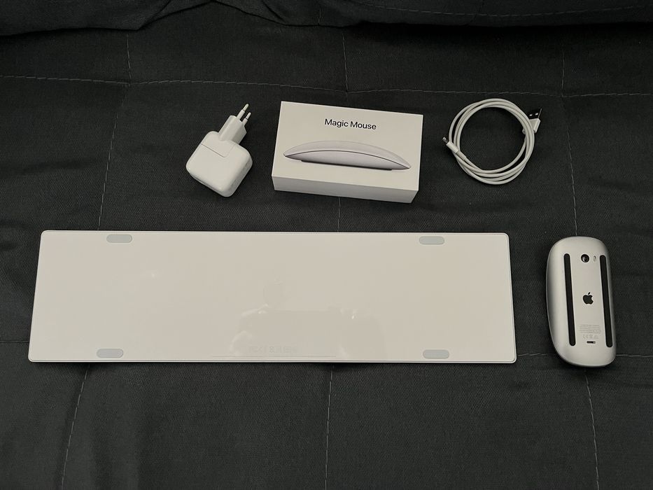 Combo  full Apple Magic Keyboard and Apple Magic Mouse 2, Model A1843 and A1657