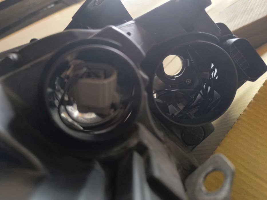 Vând faruri originale golf 6 !