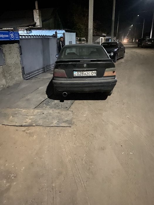 Продам бмв е36 на ходу ну требует вложений