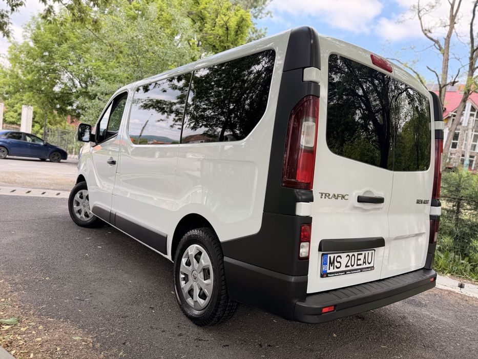 430Euro/Luna Renault Trafic 8+1 FaceLift 2022 150mii Km 2.0DCi Euro6 TVA Deductibil si Garantie 3 Ani Stare perfecta din  toate punctele de vedere