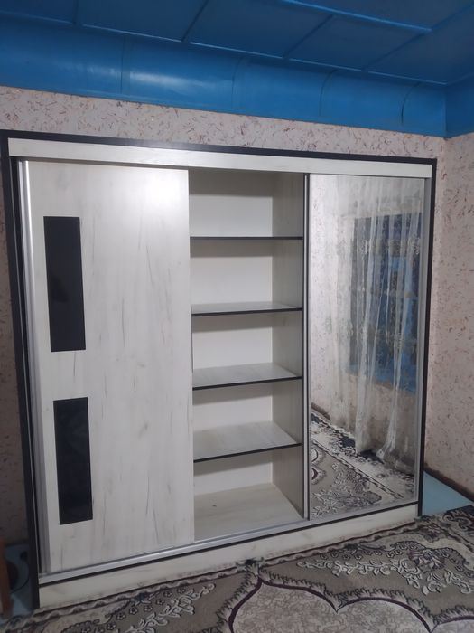 Mebellar sotiladi...