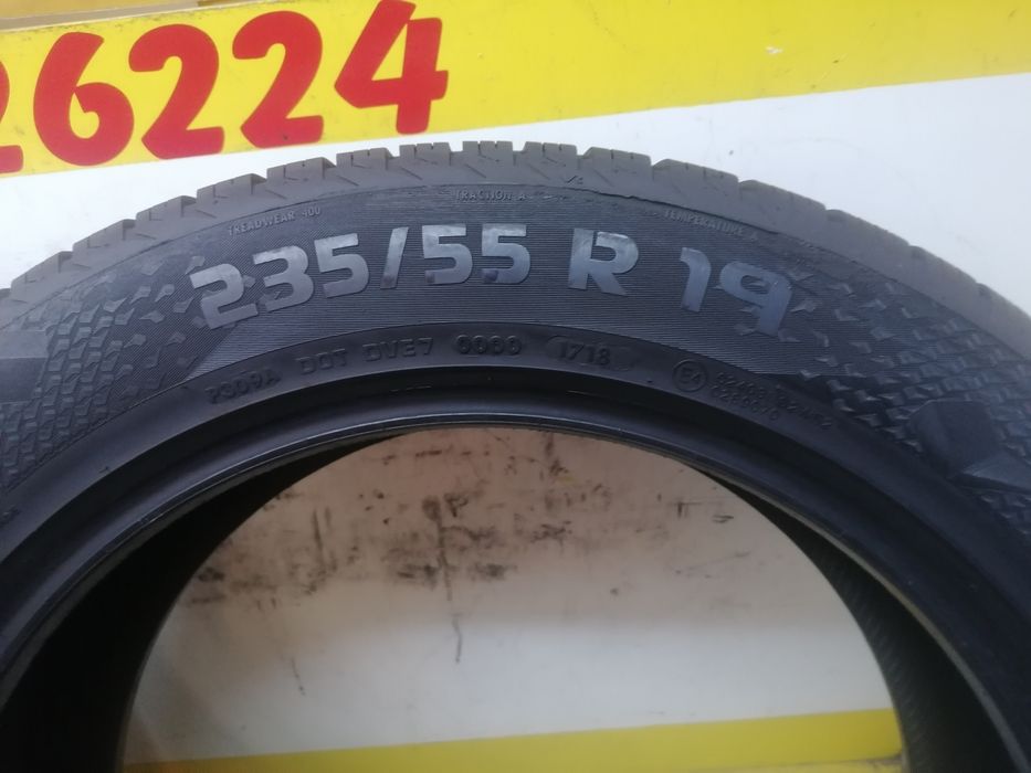 235/55/19 All Season 2* Vredestein 105w dot 1718    5,,25mm
