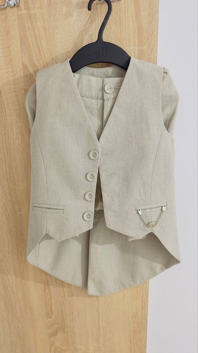 Детски официални костюми