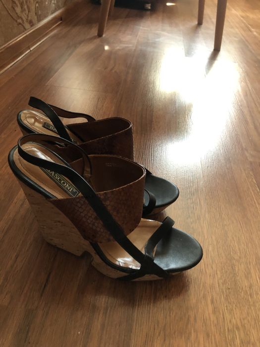 Продается женская обувь