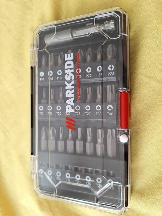 Set de 24 biti inclusiv accesoriu fixare biti in bormasina  Fabricate in Germania