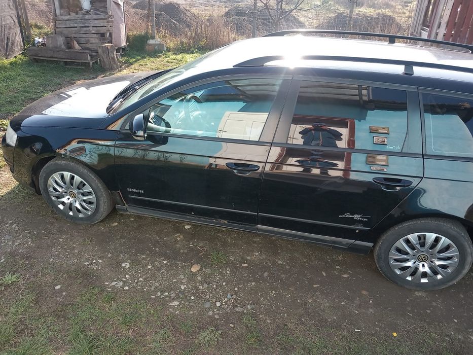 Vand Passat negru