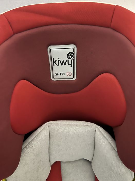 Scaun auto cu sistem isofix