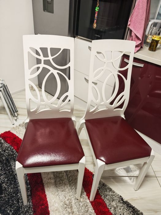 Перфектни кожени кухненски столове