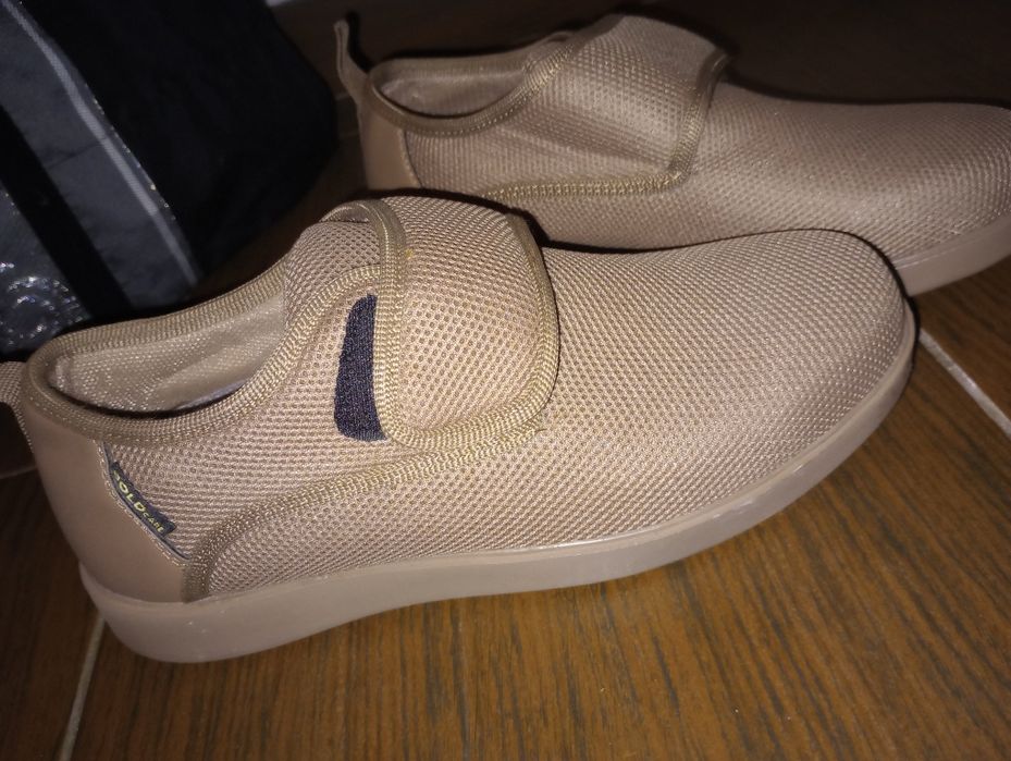 Pantofi gold care